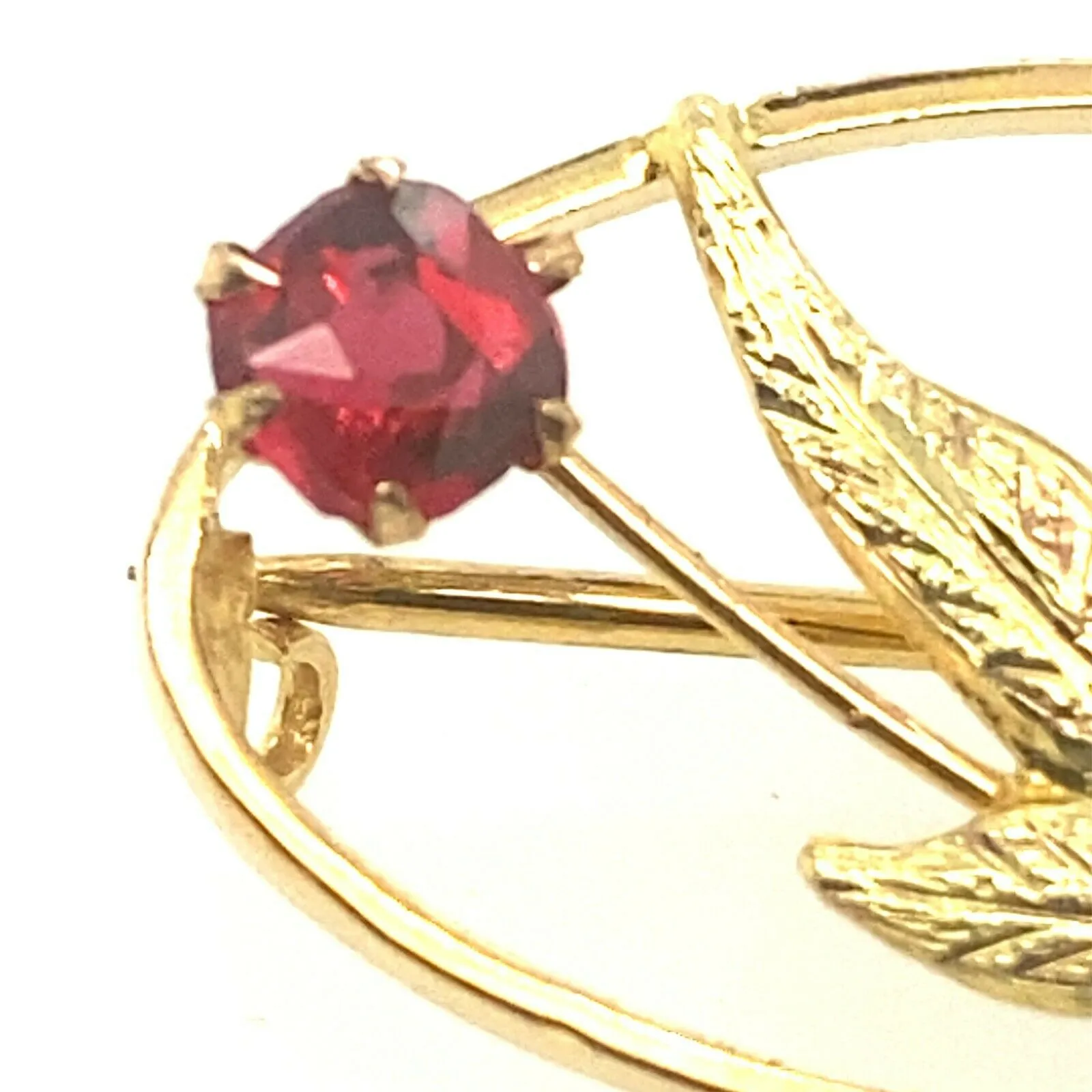 9ct Yellow Gold Garnet & Paste Brooch