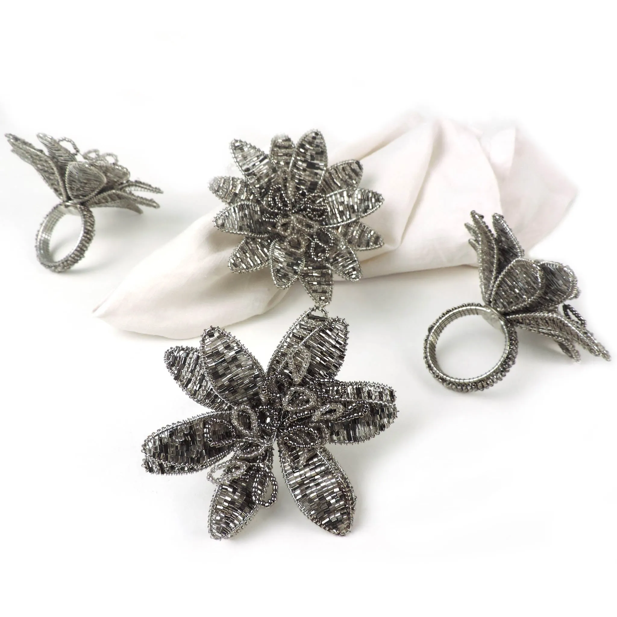 Gilded Lily Napkin Ring in Smoke & Silver, Set of 4