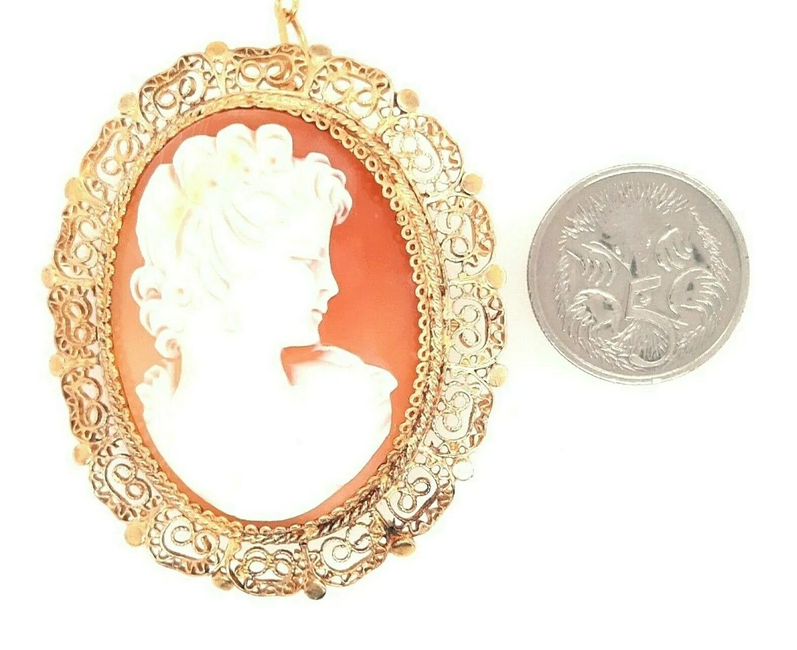 Gold Plated & Shell Cameo Brooch Vintage Fashion Jewellery Safety Chain & Pin